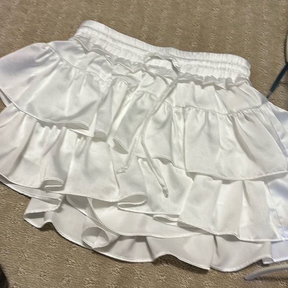 Day+ moon white ruffle skirt - Picture 1 of 2